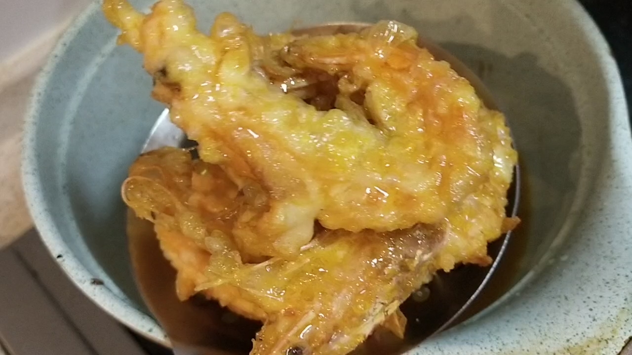 香辣蝦的做法-香辣味炸菜譜-易網(wǎng)健康養(yǎng)生網(wǎng) 香辣蝦的做法-香辣味炸菜譜