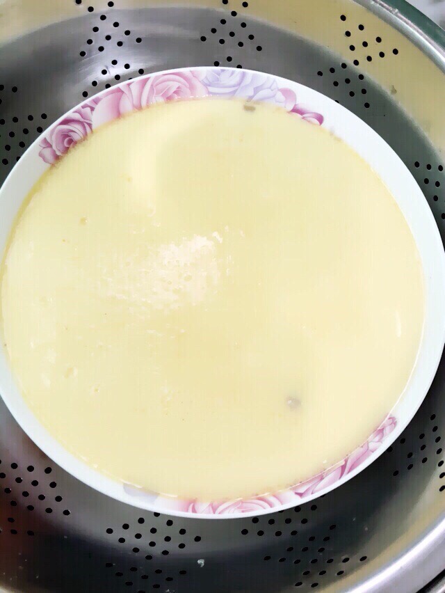 三文魚蒸雞蛋，小孩子的最愛。的做法-咸鮮味蒸菜譜