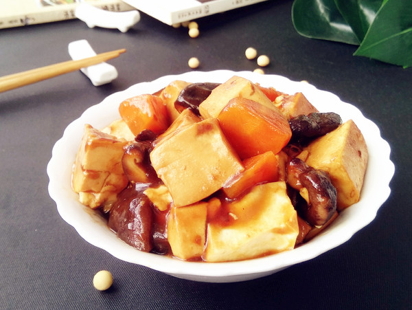 豆腐燒香菇的做法-家常味燒菜譜-易網健康養生網 豆腐燒香菇的做法-家常味燒菜譜