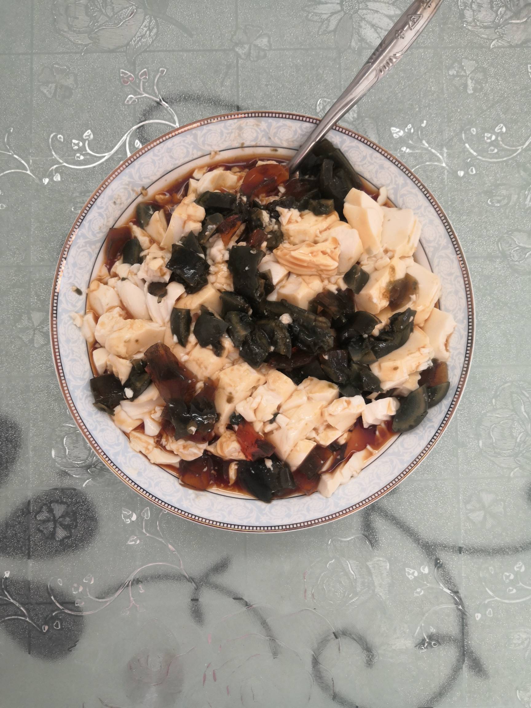 皮蛋豆腐的做法-麻辣味拌菜譜-易網健康養生網 皮蛋豆腐的做法-麻辣味拌菜譜