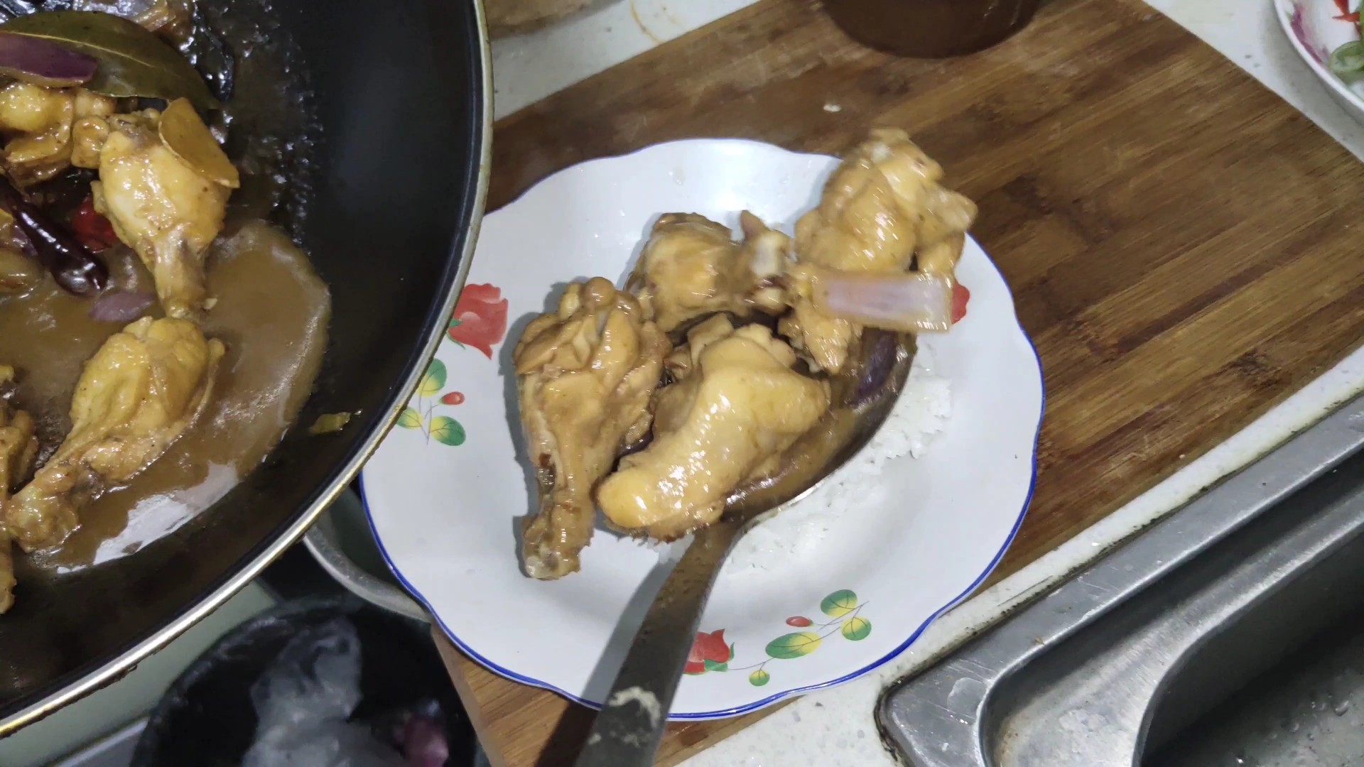 醬燜雞腿的做法-醬香味燜菜譜-易網健康養生網 醬燜雞腿的做法-醬香味燜菜譜