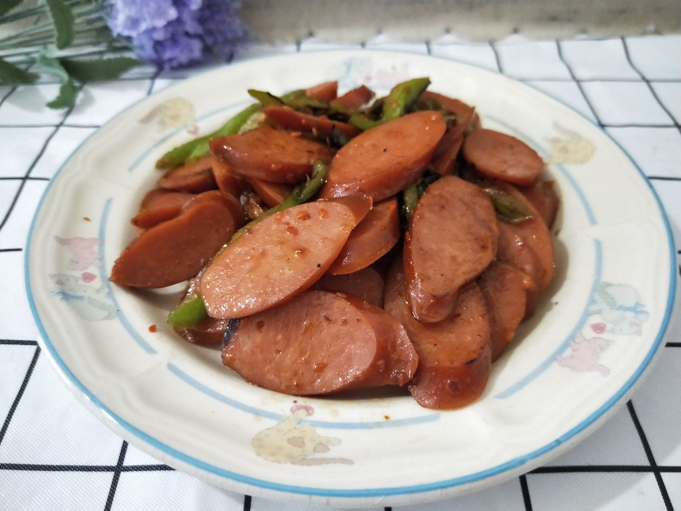 青椒蒜味腸的做法-家常味炒菜譜-易網健康養生網 青椒蒜味腸的做法-家常味炒菜譜