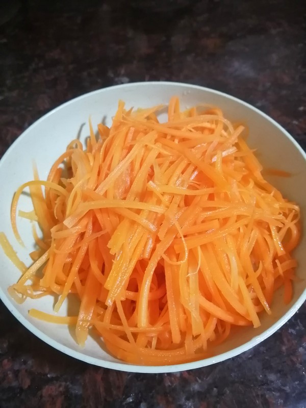 簡(jiǎn)簡(jiǎn)單單也不失美味~~簡(jiǎn)易版涼皮的做法-家常味蒸菜譜