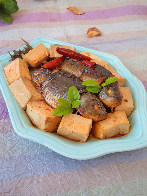 豆腐燒鯽魚(yú)的做法-咸鮮味燒菜譜