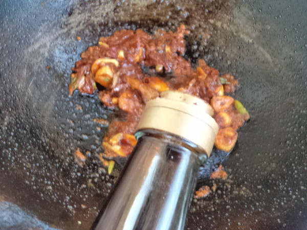 豆腐燒鯽魚(yú)的做法-咸鮮味燒菜譜