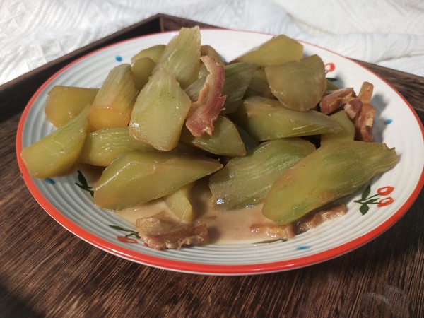 臘肉燉萵苣的做法-咸鮮味燉菜譜-易網(wǎng)健康養(yǎng)生網(wǎng) 臘肉燉萵苣的做法-咸鮮味燉菜譜