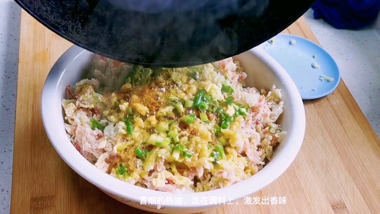紅蘿卜和娃娃菜，加點(diǎn)面粉抓一抓，可以當(dāng)主食的“家常麥飯”的做法-家常味蒸菜譜