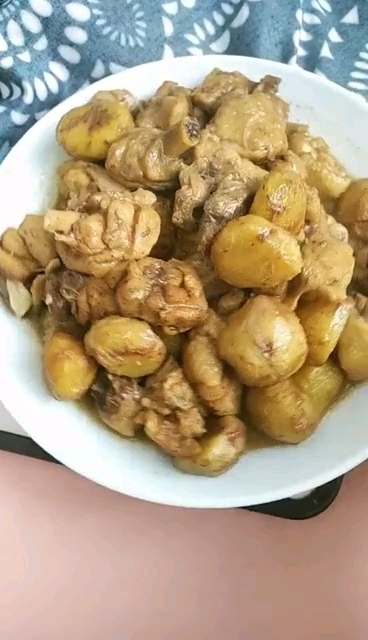 冬季，遇到這菜別錯過，軟爛鮮香又滋補(bǔ)的做法-家常味燉菜譜