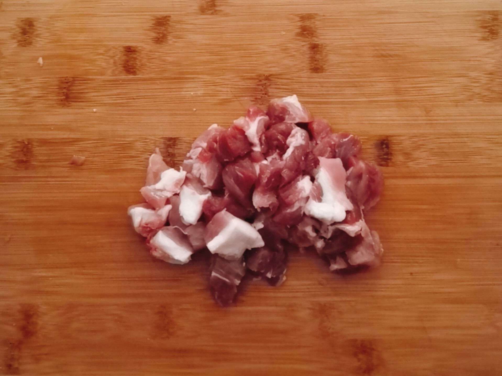 酸甜可口的菠蘿咕咾肉,全家都愛吃的做法-酸甜味炒菜譜-易網<a href=http://www.jjkd2019.cn/ target=_blank class=infotextkey>健康養生</a>網 酸甜可口的菠蘿咕咾肉,全家都愛吃的做法-酸甜味炒菜譜