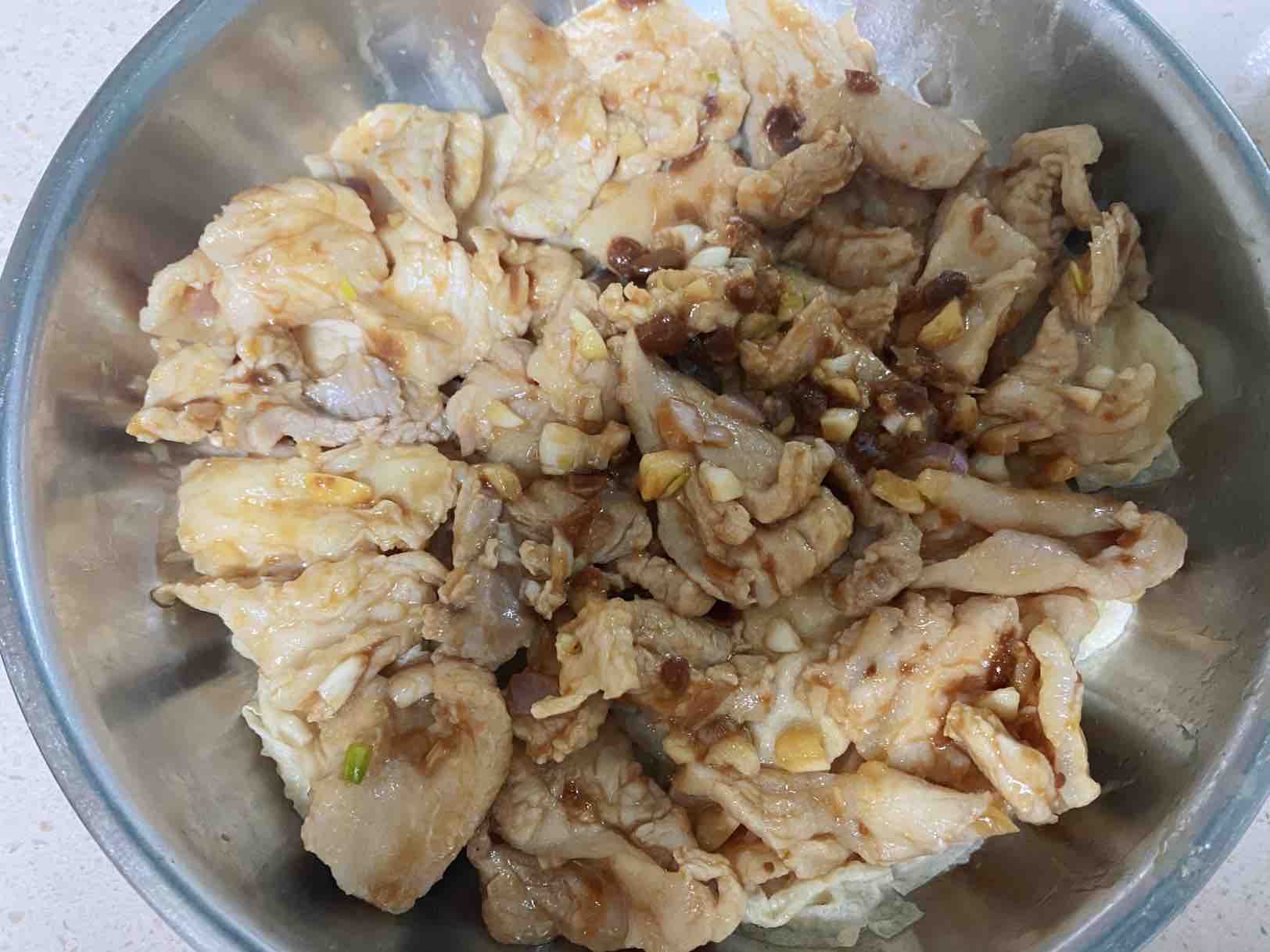 腐皮黃豆醬蒸豬板筋的做法-家常味蒸菜譜-易網(wǎng)健康養(yǎng)生網(wǎng) 腐皮黃豆醬蒸豬板筋的做法-家常味蒸菜譜