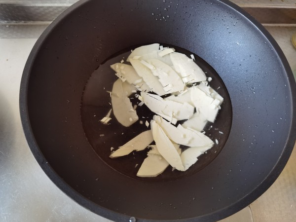 好吃下飯小菜,雪里蕻筍片香菇炒豆瓣的做法-咸鮮味炒菜譜-易網(wǎng)<a href=http://www.jjkd2019.cn/ target=_blank class=infotextkey>健康養(yǎng)生</a>網(wǎng) 好吃下飯小菜,雪里蕻筍片香菇炒豆瓣的做法-咸鮮味炒菜譜