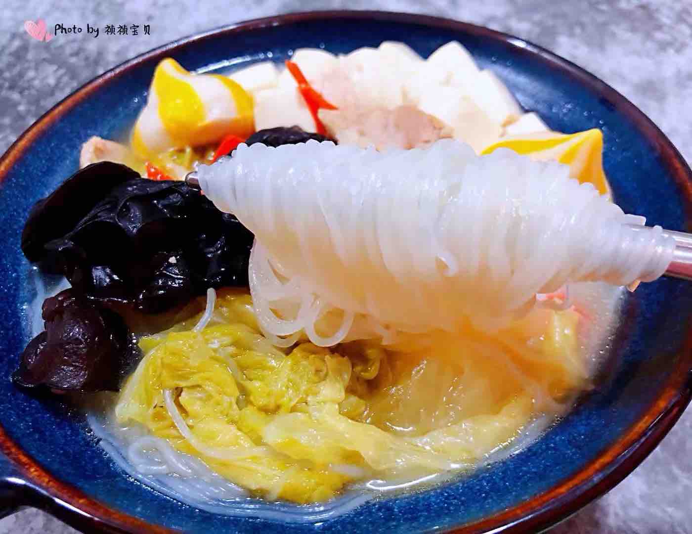 豬肉白菜海膽丸豆腐粉絲湯的做法-咸鮮味煮菜譜