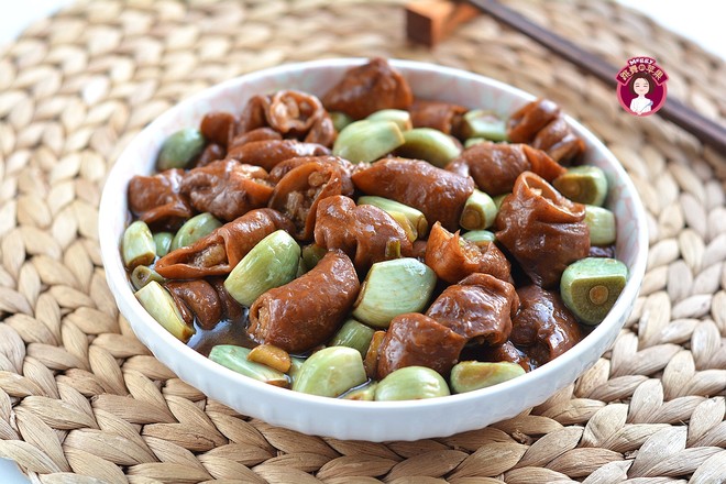 臘八蒜燒肥腸的做法-蒜香味燒菜譜-易網(wǎng)健康養(yǎng)生網(wǎng) 臘八蒜燒肥腸的做法-蒜香味燒菜譜