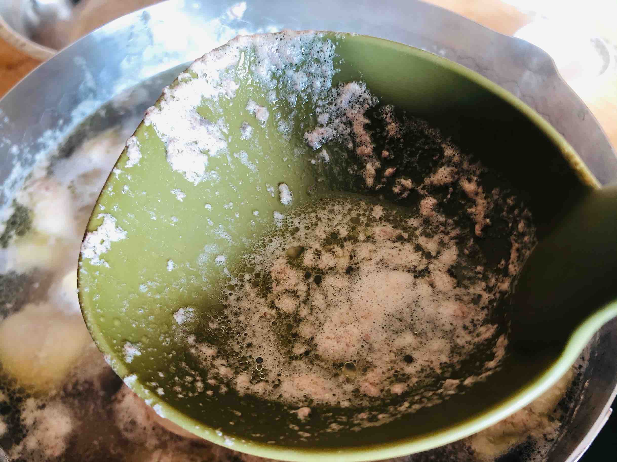 火鍋雞的家常做法，香辣過癮簡單易做，配米飯?zhí)嘛埨驳淖龇?香辣味燒菜譜