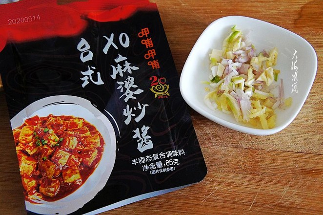3步教你做最好吃的麻辣豆腐，嫩滑入味，麻辣鮮香，超級下飯的做法-家常味燉菜譜