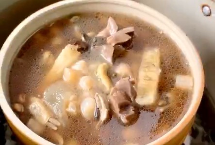 食材“八仙過海各顯神通”一壇鮮的不得了的做法-咸鮮味燉菜譜-易網(wǎng)健康養(yǎng)生網(wǎng) 食材“八仙過海各顯神通”一壇鮮的不得了的做法-咸鮮味燉菜譜
