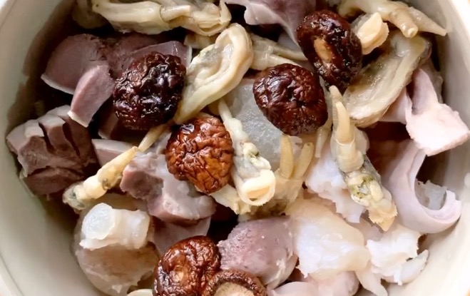 食材“八仙過海各顯神通”一壇鮮的不得了的做法-咸鮮味燉菜譜-易網(wǎng)健康養(yǎng)生網(wǎng) 食材“八仙過海各顯神通”一壇鮮的不得了的做法-咸鮮味燉菜譜
