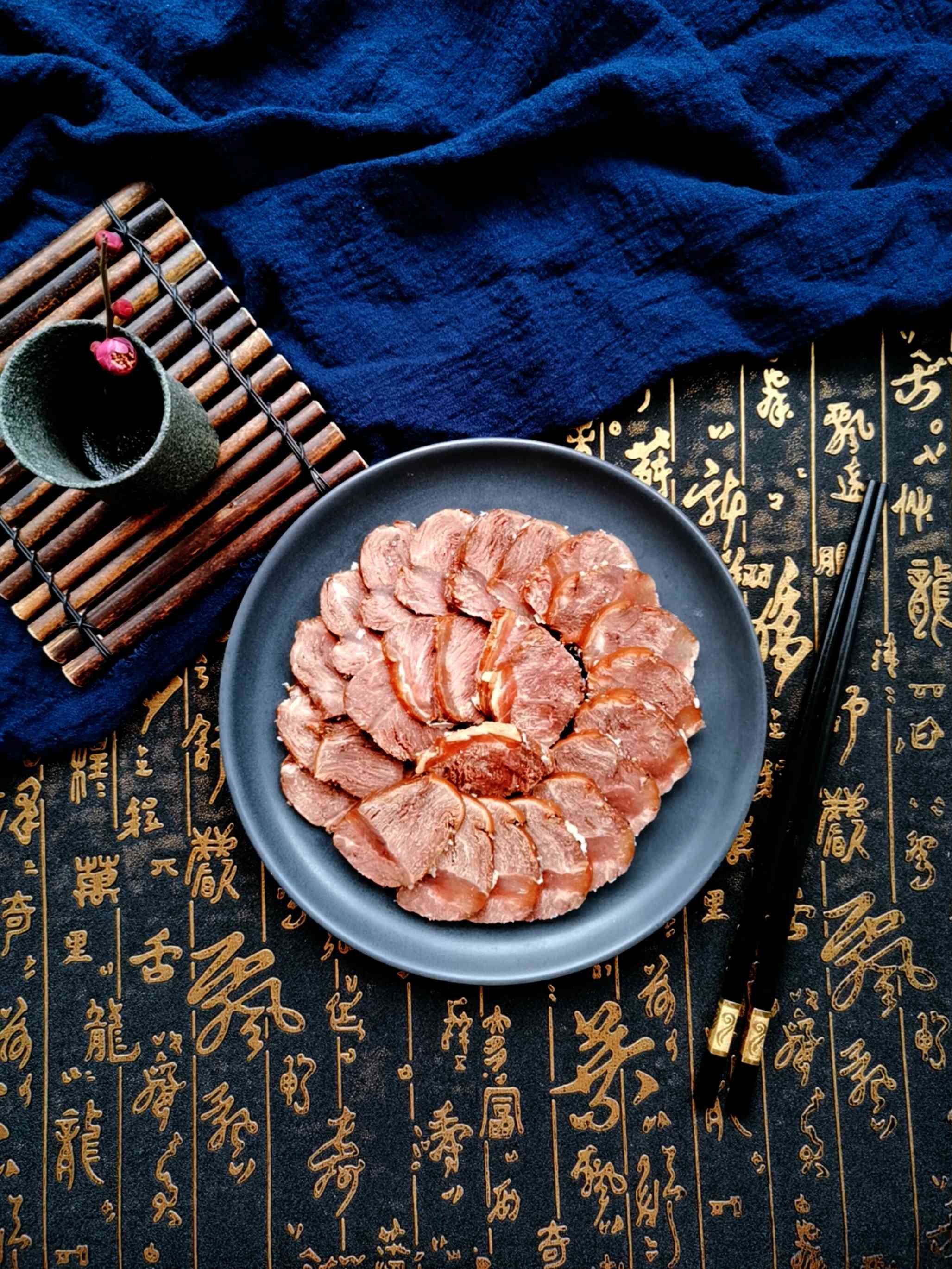 大口喝酒,大口吃肉,水滸醬牛肉客官嘗嘗看?的做法-咸鮮味醬菜譜-易網健康養生網 大口喝酒,大口吃肉,水滸醬牛肉客官嘗嘗看?的做法-咸鮮味醬菜譜