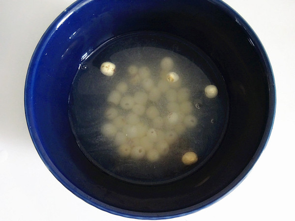 蓮子蒸紅棗的做法-甜味蒸菜譜-易網健康養生網 蓮子蒸紅棗的做法-甜味蒸菜譜