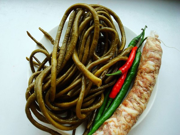 酸豆角炒臘腸的做法-酸辣味炒菜譜-易網(wǎng)<a href=http://www.jjkd2019.cn/ target=_blank class=infotextkey>健康養(yǎng)生</a>網(wǎng) 酸豆角炒臘腸的做法-酸辣味炒菜譜