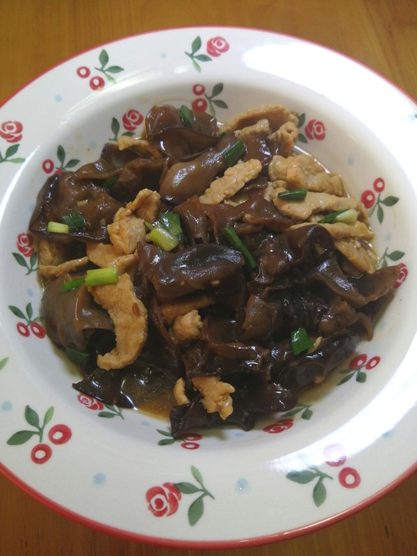 簡(jiǎn)簡(jiǎn)單單也不失美味~~木耳炒肉絲的做法-家常味炒菜譜-易網(wǎng)健康養(yǎng)生網(wǎng) 簡(jiǎn)簡(jiǎn)單單也不失美味~~木耳炒肉絲的做法-家常味炒菜譜