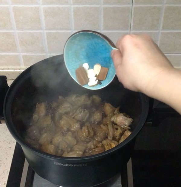 番茄牛腩鍋的做法-酸甜味燉菜譜-易網(wǎng)健康養(yǎng)生網(wǎng) 番茄牛腩鍋的做法-酸甜味燉菜譜