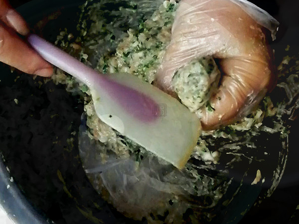 自制兩種火鍋肉丸，真材實料看得見！的做法-咸鮮味煮菜譜