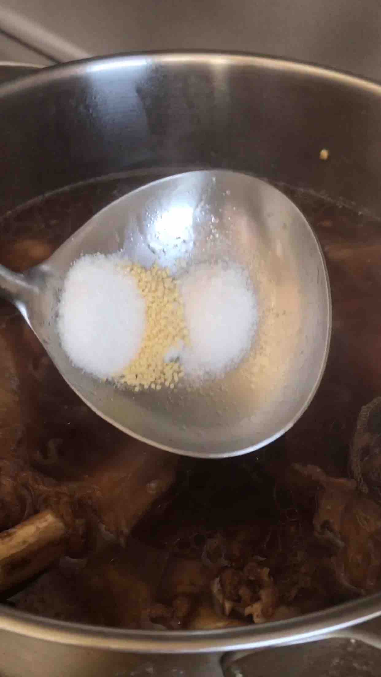 鹵味羊棒骨的做法-家常味煮菜譜-易網(wǎng)健康養(yǎng)生網(wǎng) 鹵味羊棒骨的做法-家常味煮菜譜