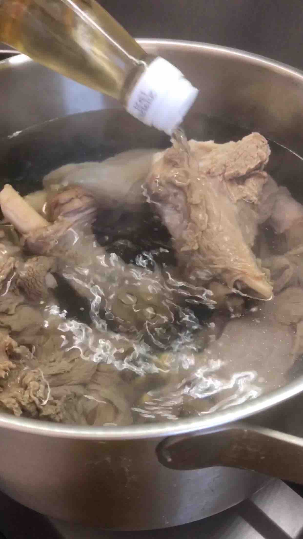 鹵味羊棒骨的做法-家常味煮菜譜-易網(wǎng)健康養(yǎng)生網(wǎng) 鹵味羊棒骨的做法-家常味煮菜譜