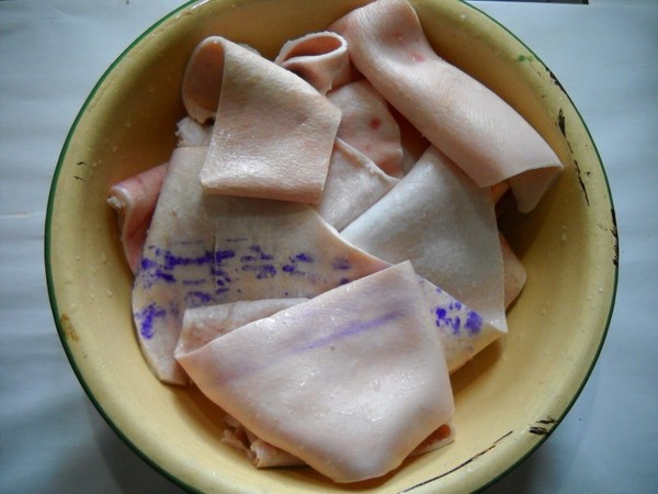 Q彈養顏肉皮凍的做法-家常味煮菜譜-易網<a href=http://www.jjkd2019.cn/ target=_blank class=infotextkey>健康養生</a>網 Q彈養顏肉皮凍的做法-家常味煮菜譜