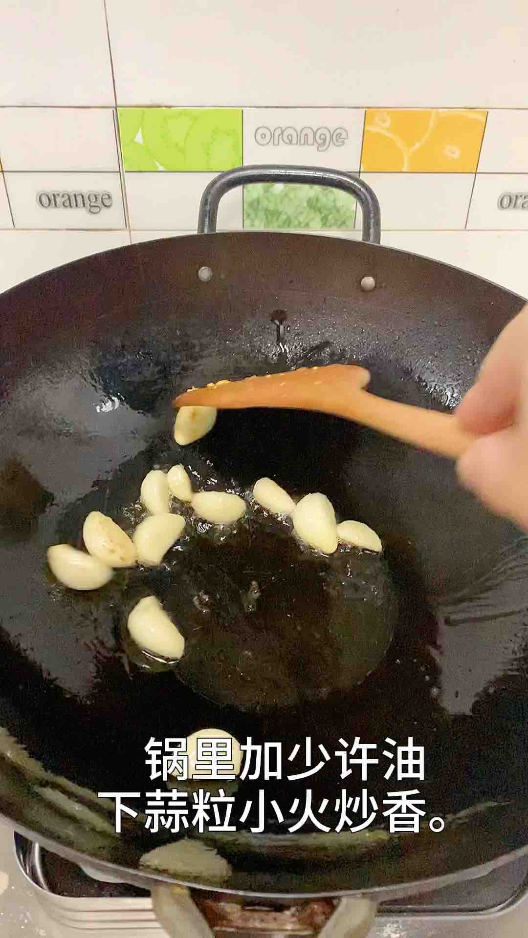 按孩子的要求，來個全新的鴨舌小吃的做法-家常味燒菜譜