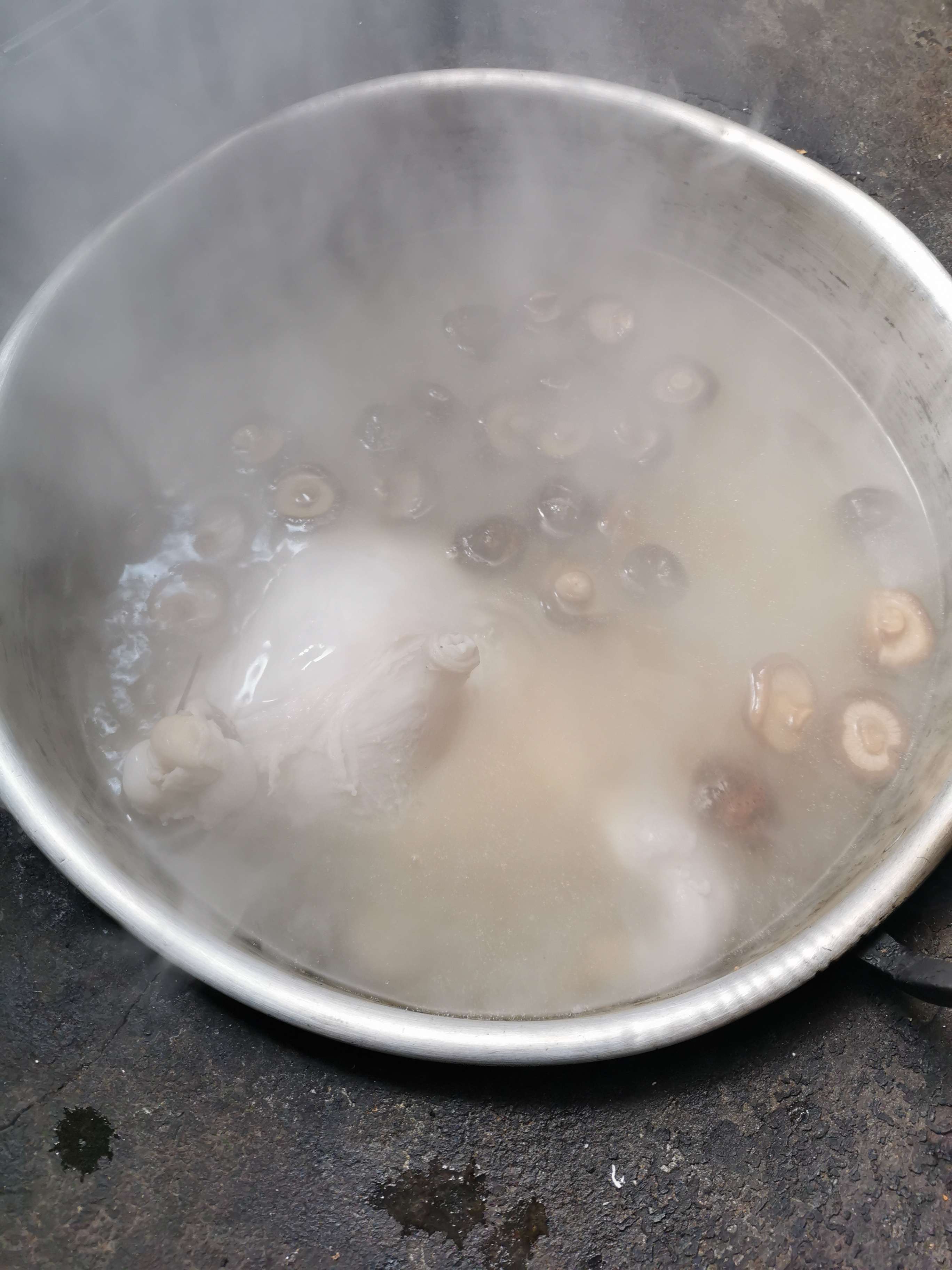 豬肚雞煲(鳳投胎版)的做法-咸鮮味煲菜譜-易網(wǎng)健康養(yǎng)生網(wǎng) 豬肚雞煲(鳳投胎版)的做法-咸鮮味煲菜譜