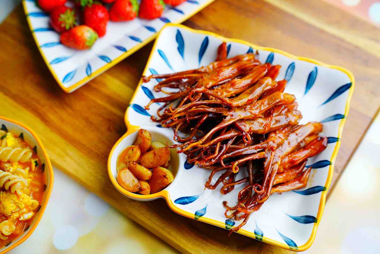 按孩子的要求，來個全新的鴨舌小吃的做法-家常味燒菜譜