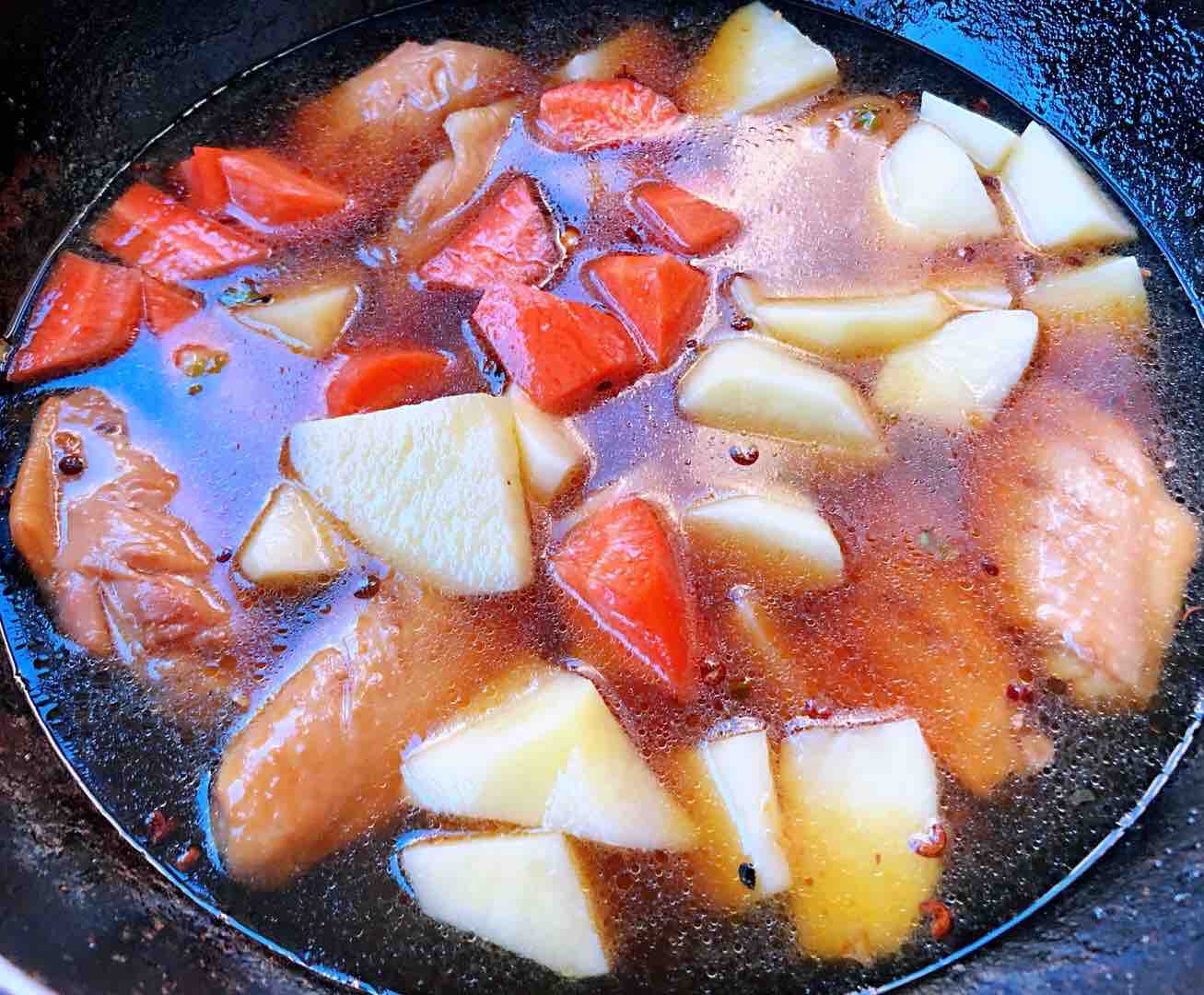 土豆胡蘿卜燉雞翅的做法-咸鮮味燉菜譜-易網健康養生網 土豆胡蘿卜燉雞翅的做法-咸鮮味燉菜譜