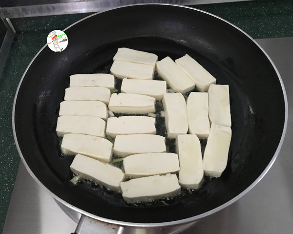 泰式甜辣豆腐的做法-酸甜味煎菜譜-易網健康養生網 泰式甜辣豆腐的做法-酸甜味煎菜譜