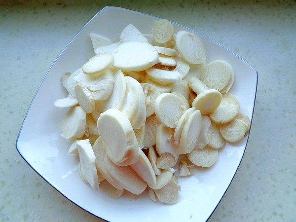 杏鮑菇炒豬耳朵的做法-家常味炒菜譜-易網健康養生網 杏鮑菇炒豬耳朵的做法-家常味炒菜譜