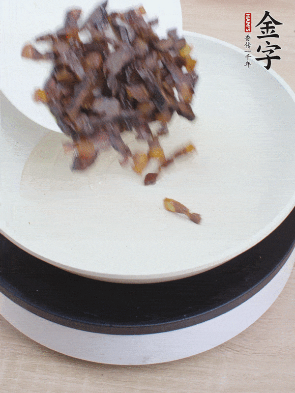醬油肉炒四季豆的做法-家常味炒菜譜-易網(wǎng)健康養(yǎng)生網(wǎng) 醬油肉炒四季豆的做法-家常味炒菜譜