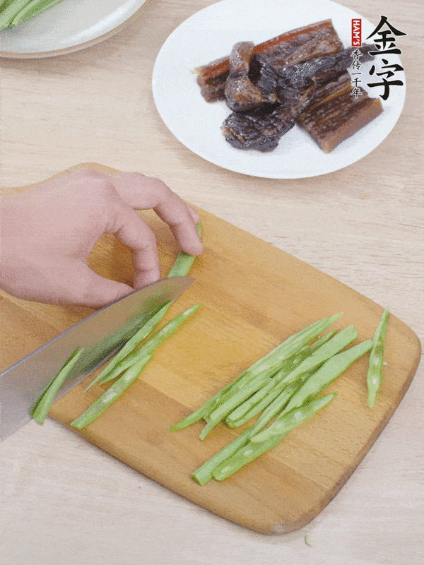 醬油肉炒四季豆的做法-家常味炒菜譜-易網(wǎng)<a href=http://www.jjkd2019.cn/ target=_blank class=infotextkey>健康養(yǎng)生</a>網(wǎng) 醬油肉炒四季豆的做法-家常味炒菜譜