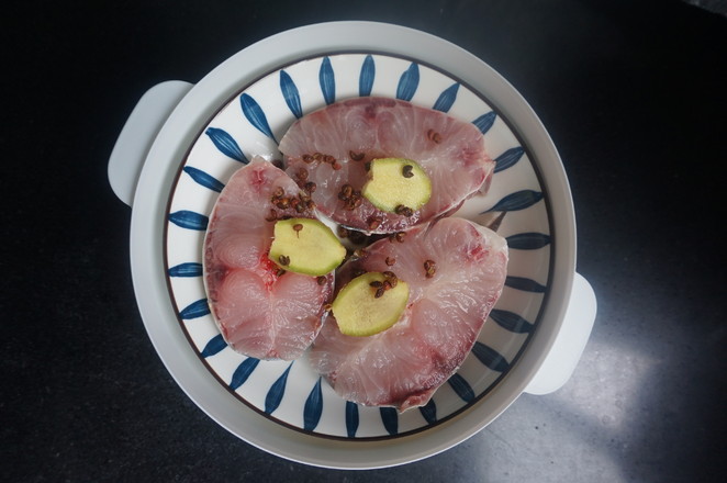 清蒸青魚的做法-家常味蒸菜譜-易網(wǎng)健康養(yǎng)生網(wǎng) 清蒸青魚的做法-家常味蒸菜譜