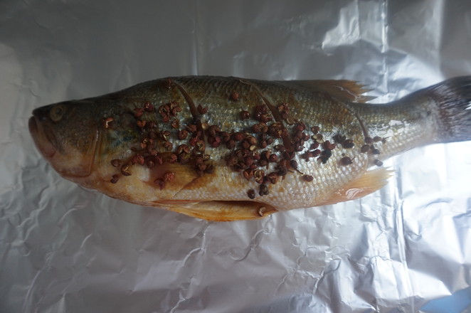 花椒烤魚的做法-家常味烤菜譜-易網(wǎng)健康養(yǎng)生網(wǎng) 花椒烤魚的做法-家常味烤菜譜