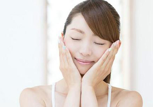 冬天皮膚干燥粗糙如何保濕？3個(gè)步驟快速補(bǔ)水