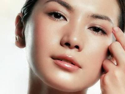 精華液什么時候用效果最好是  精華液的恰當(dāng)使用方法是什么