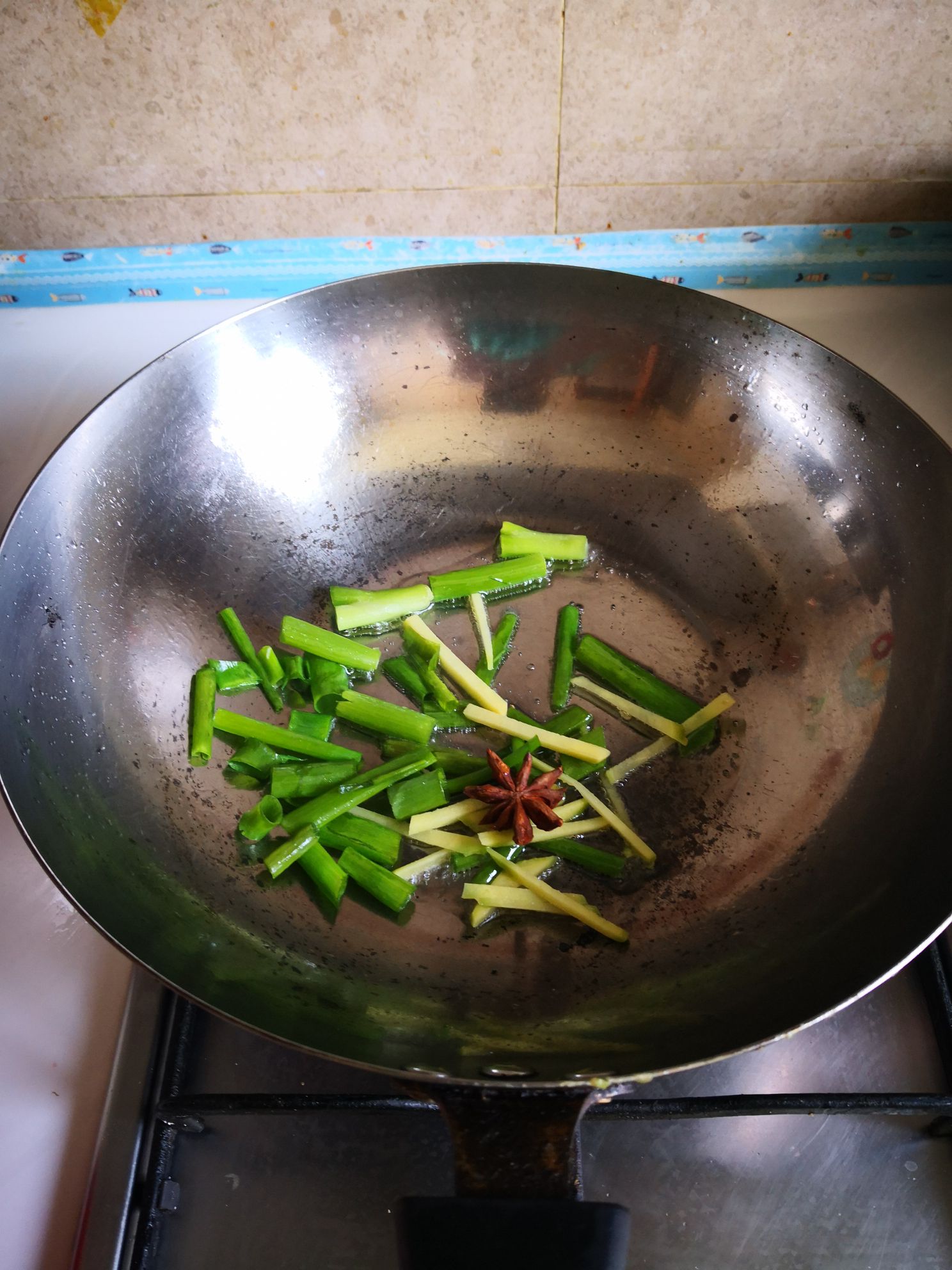 葷香豇豆烀咸菜的做法-家常味燉菜譜