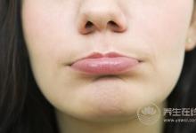秋季如何預(yù)防噪子上火嘴唇發(fā)干