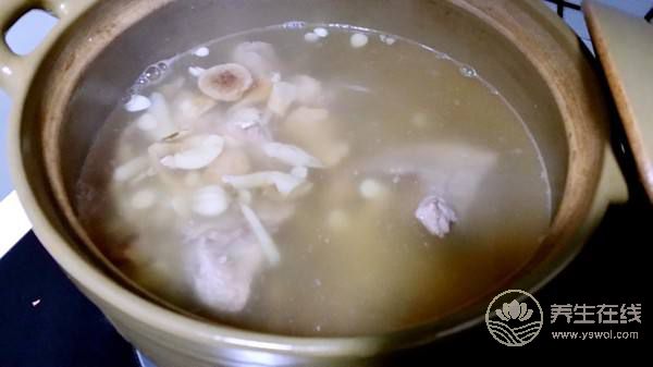 夏季潤肺止咳 推薦幾款無花果食譜-易網健康<a href=http://www.jjkd2019.cn/jkys/ target=_blank class=infotextkey>養生</a>網 夏季潤肺止咳 推薦幾款無花果食譜
